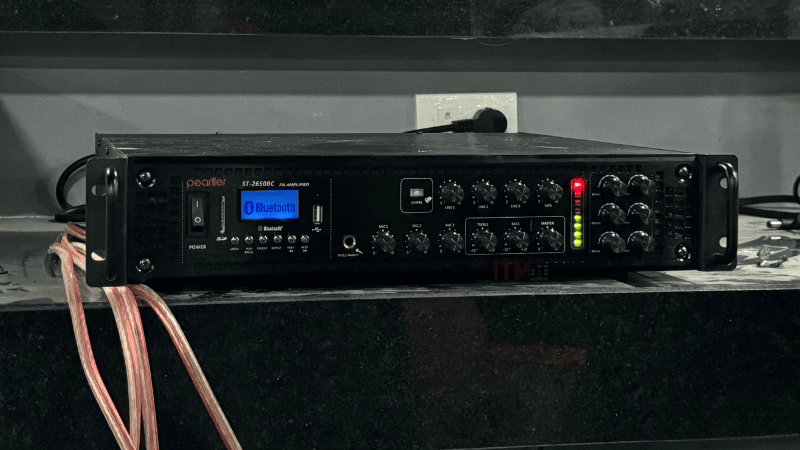 9lap dat bo loa treo tuong cho quan cafe tai long an