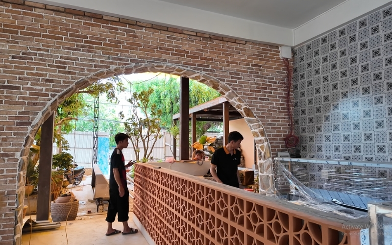 bo tri he thong loa treo tuong cho nha hang tai an giang (6)