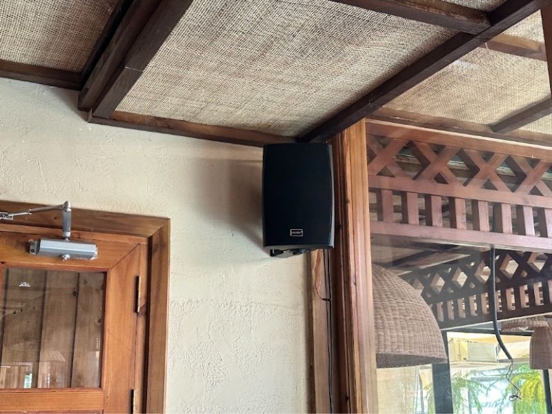 thiet ke loa treo tuong cho quan cafe thien canh vien tai thu duc (1)