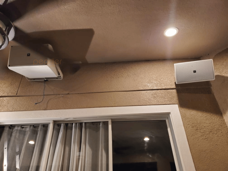 1 Loa Treo Tường JBL Control SB2210