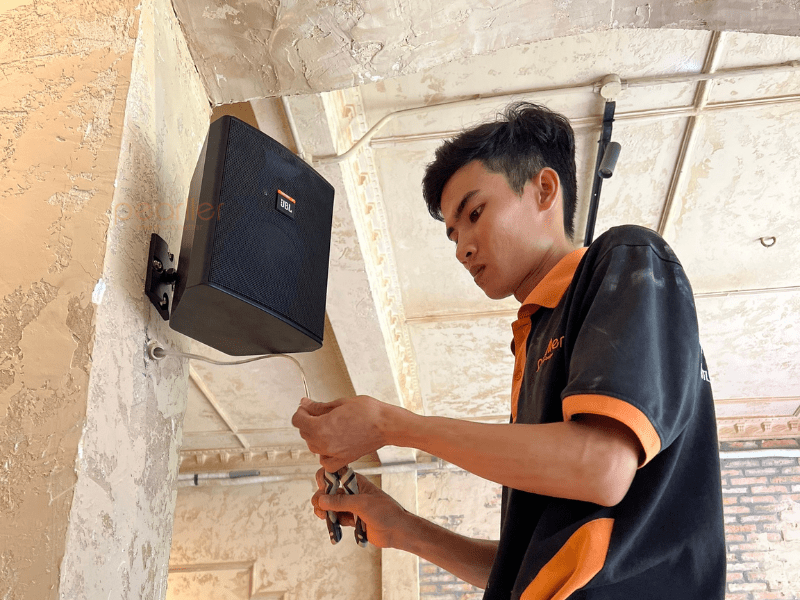 dan loa nghe nhac nha hang jbl 2