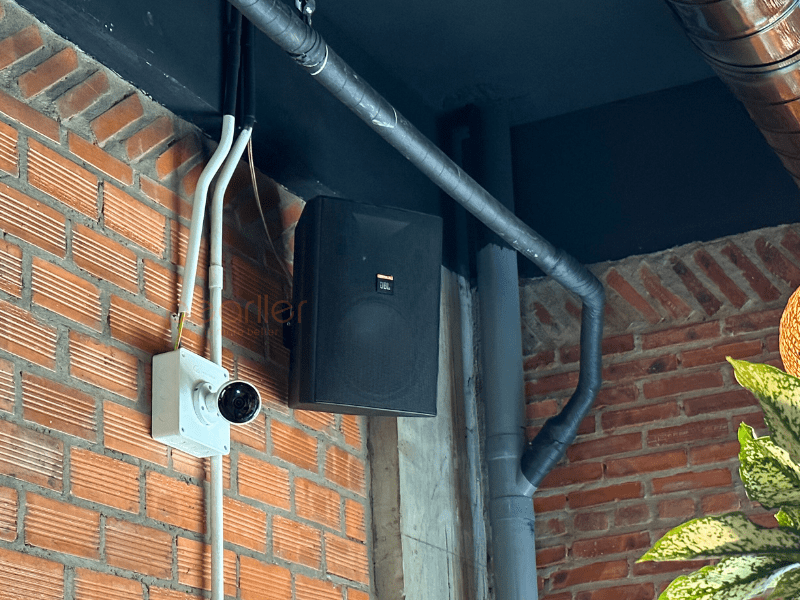 he thong loa treo tuong jbl control 28