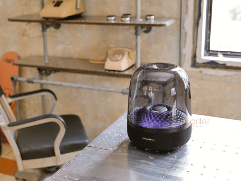 3Harman Kardon Aura Studio 4