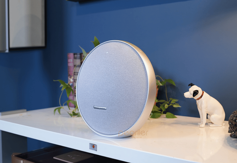 3Harman Kardon Onyx Studio 9