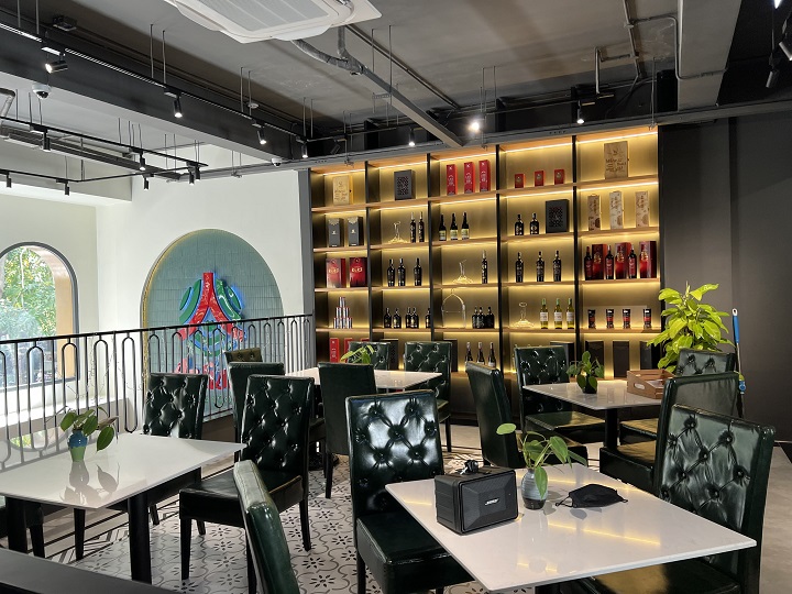 thiet ke am thanh nha hang cafe