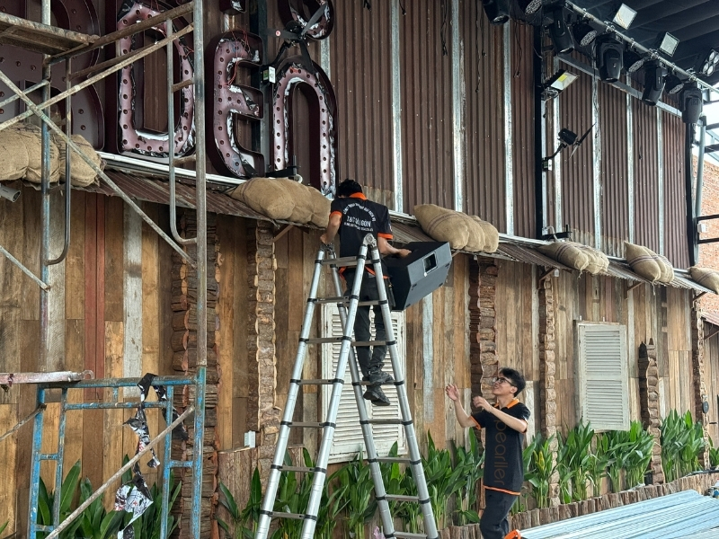 âm thanh nhà hàng chơi dj